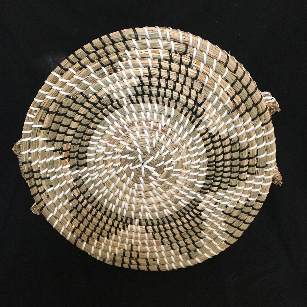 Round Sweet grass Serving Tray, Hand Woven Star Design Tan‎ Black White 14